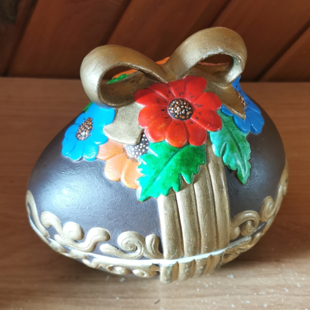 Vintage Lidded Egg Dish